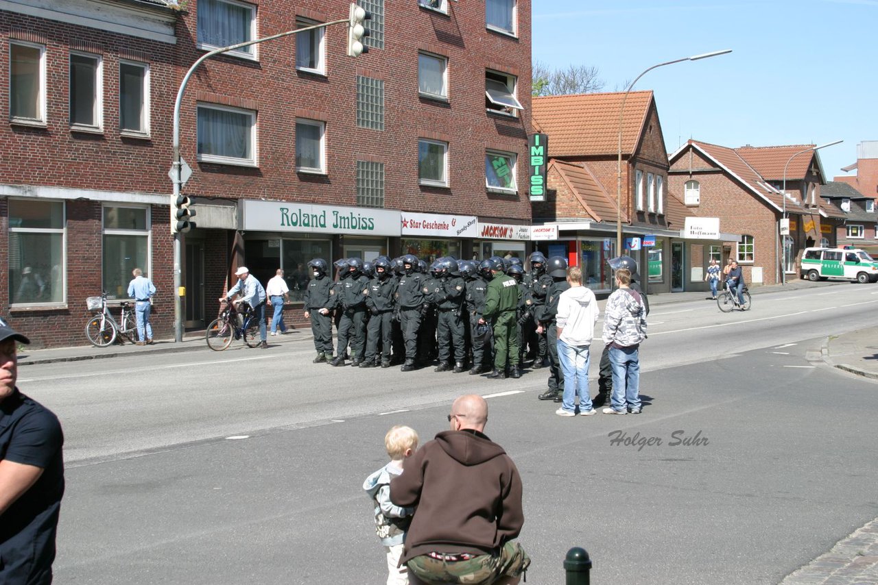 Bild 35 - NPD in Bramstedt am 1.5.07